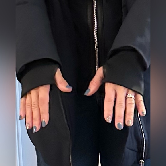 RUDSAK PARKA COURT BLEU MARINE ETAT NEUF PORTÉ 2 FOIS AVEC FOURRURE - Picture 3 of 10